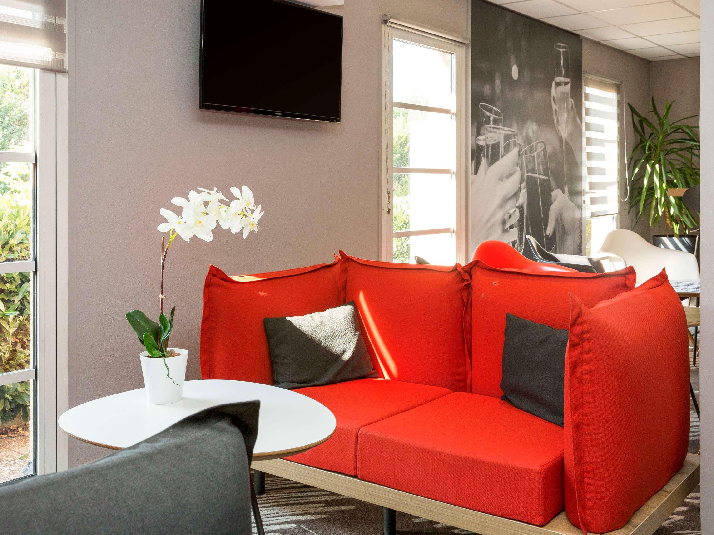 Ibis Budget Sisteron Bagian luar foto