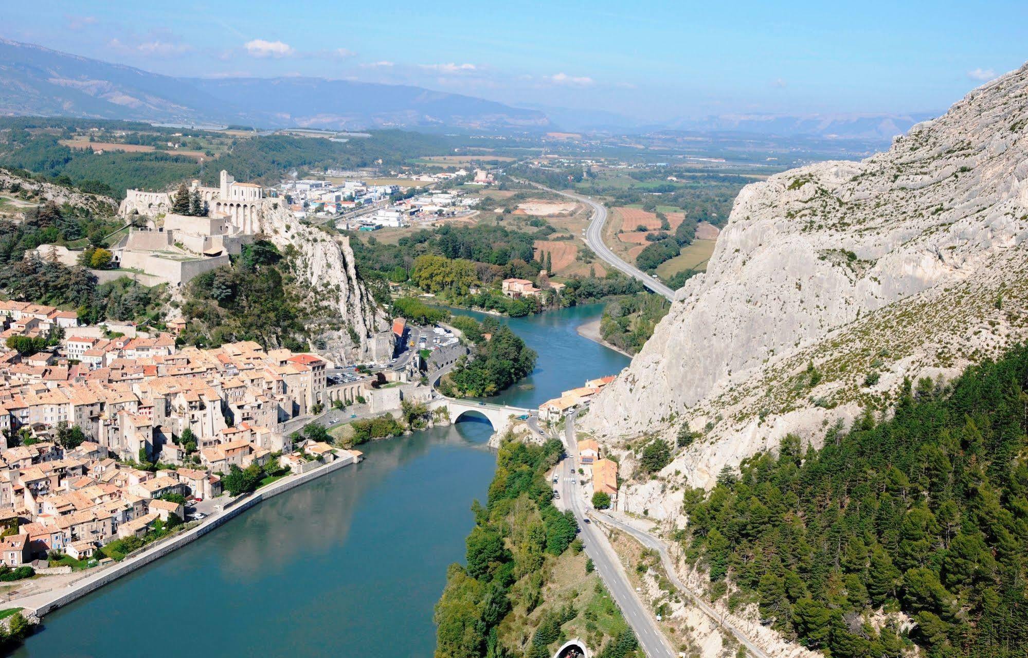 Ibis Budget Sisteron Bagian luar foto